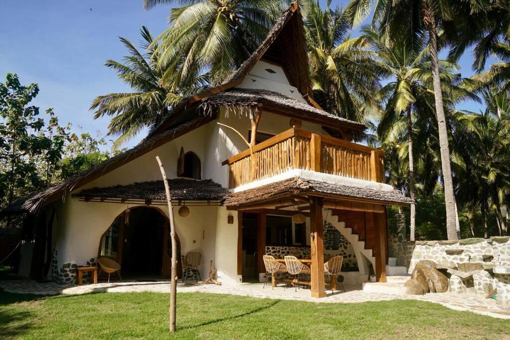 Beach-Front Sumbawa Surf House Lemonga Ngoại thất bức ảnh