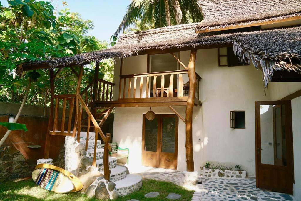 Beach-Front Sumbawa Surf House Lemonga Ngoại thất bức ảnh