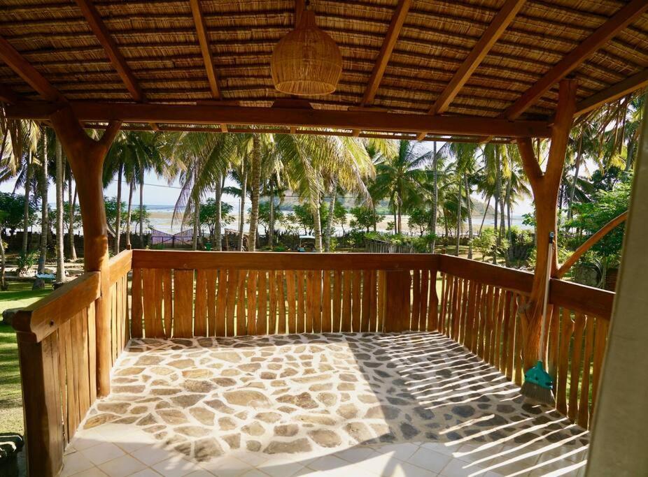 Beach-Front Sumbawa Surf House Lemonga Ngoại thất bức ảnh